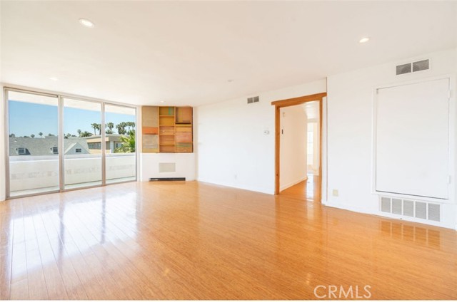 Detail Gallery Image 3 of 30 For 750 S Windsor Bld #7,  Los Angeles,  CA 90005 - 2 Beds | 2 Baths