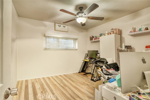 5802 Russ Place, Palmdale CA: https://media.crmls.org/medias/e730c6f6-8737-42fe-8bd8-adbf64cd48d2.jpg