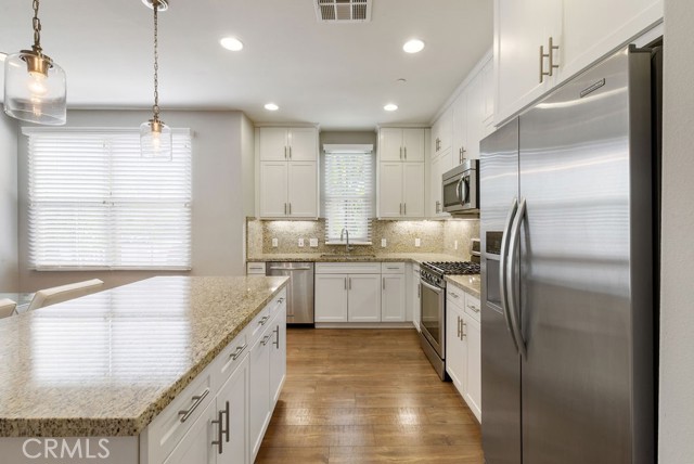 Detail Gallery Image 3 of 27 For 52 Origin, Irvine,  CA 92618 - 2 Beds | 2 Baths