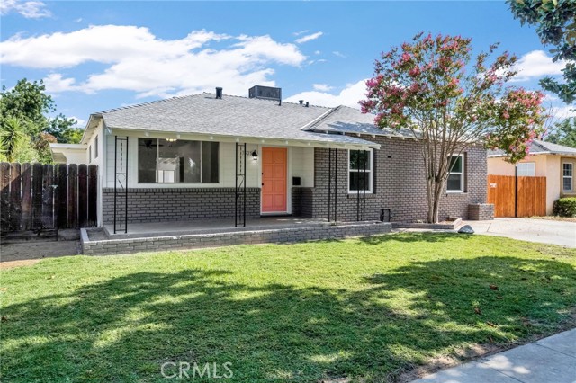 3525 E Hammond Avenue, Fresno CA: https://media.crmls.org/medias/e7328a1e-a4f6-4e01-921f-1b0dfc99c57c.jpg