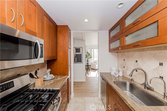 Detail Gallery Image 7 of 16 For 533 S St Andrews Pl #304,  Los Angeles,  CA 90020 - 1 Beds | 1 Baths