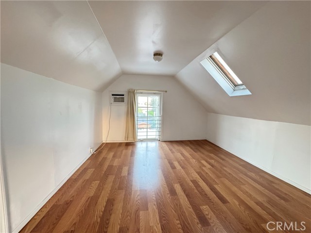 Detail Gallery Image 6 of 6 For 607 N Harbor Bld #1/2,  Fullerton,  CA 92832 - 2 Beds | 1 Baths