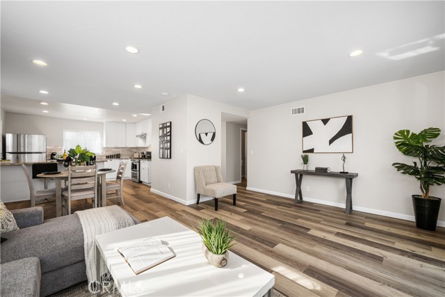 Detail Gallery Image 3 of 35 For 11433 Stillman, Lakewood,  CA 90715 - 3 Beds | 2 Baths