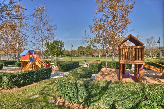 45 Perennial, Irvine CA: https://media.crmls.org/medias/e7340aec-cc5e-4e28-8533-bf4bfb47c300.jpg