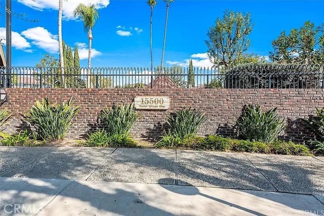 Detail Gallery Image 17 of 21 For 15500 Tustin Village #103,  Tustin,  CA 92780 - 2 Beds | 1/1 Baths