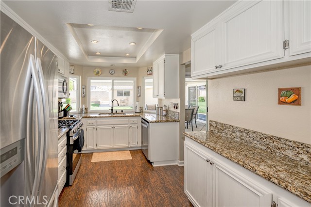 Detail Gallery Image 7 of 47 For 20419 Kesley St, Canyon Country,  CA 91351 - 6 Beds | 3 Baths