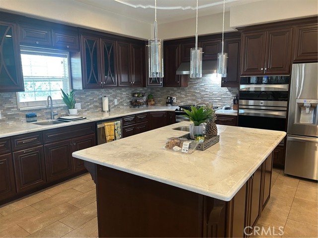 Detail Gallery Image 3 of 20 For 5995 W. Brooks Rd, Merced,  CA 95341 - 5 Beds | 4 Baths