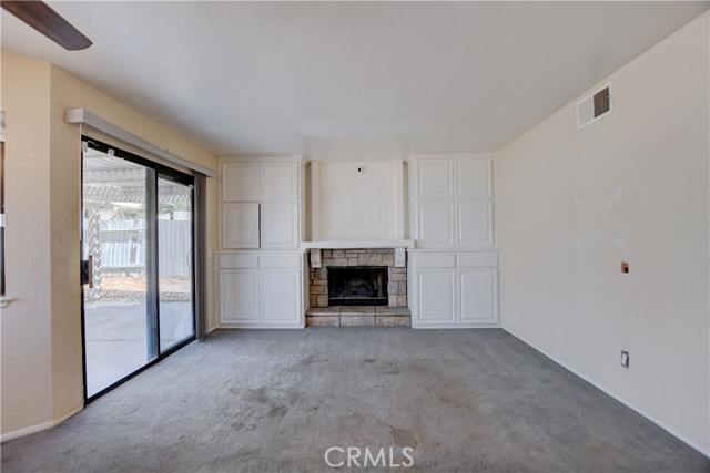 Image 23 of 52 For 681 Goldenrod Street