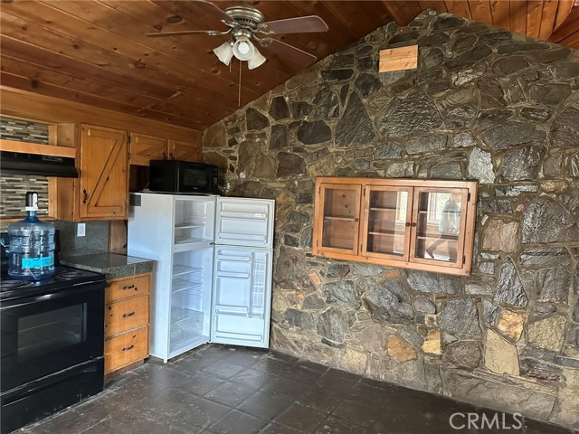 Image 18 of 60 For 43022 Apache Ranch Road