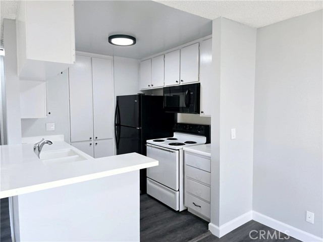 Detail Gallery Image 2 of 23 For 23314 Sesame St #J-17,  Torrance,  CA 90502 - 1 Beds | 1 Baths