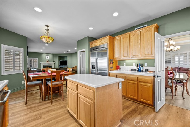 Detail Gallery Image 16 of 61 For 15355 Michael Crest Dr, Canyon Country,  CA 91387 - 5 Beds | 3/1 Baths