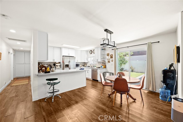 1385 N Marengo Avenue, Pasadena CA: https://media.crmls.org/medias/e7370f18-cfd7-4d82-b3ba-b4c131e264ff.jpg