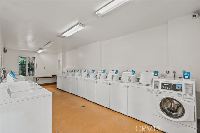 Detail Gallery Image 37 of 40 For 5700 Etiwanda #148,  Tarzana,  CA 91356 - 2 Beds | 1/1 Baths