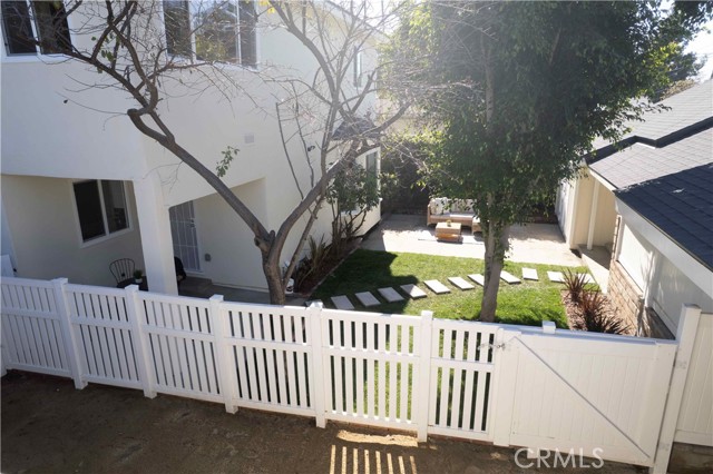 Detail Gallery Image 14 of 55 For 1305 W Riverside, Burbank,  CA 91506 - 4 Beds | 2 Baths