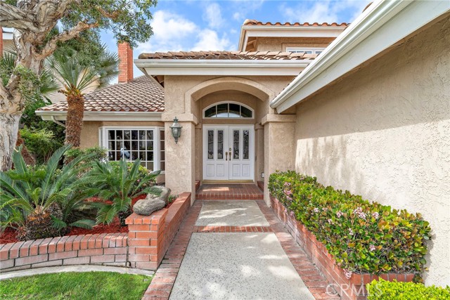 Detail Gallery Image 3 of 67 For 18817 Tomahawk Street, Fountain Valley,  CA 92708 - 5 Beds | 3 Baths