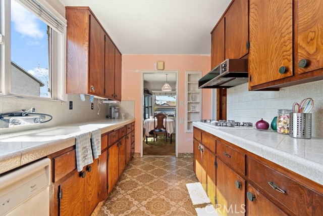 Detail Gallery Image 8 of 32 For 4708 Oliva, Lakewood,  CA 90712 - 4 Beds | 2 Baths