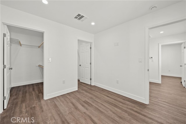 Detail Gallery Image 11 of 18 For 10558 Laurel Canyon Blvd, Pacoima,  CA 91331 - 5 Beds | 3 Baths