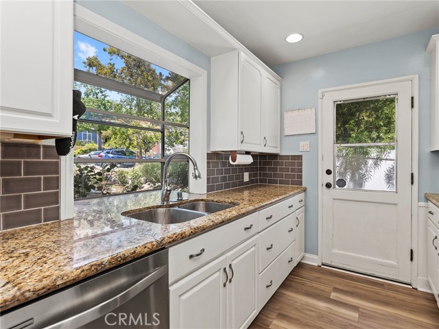 3828 2nd Avenue, La Crescenta CA: https://media.crmls.org/medias/e738fc98-dbd6-4201-9f1e-7767e416437a.jpg