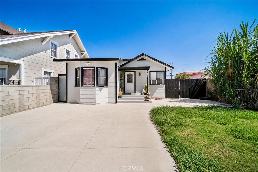 Triplex at 1221 W 88th