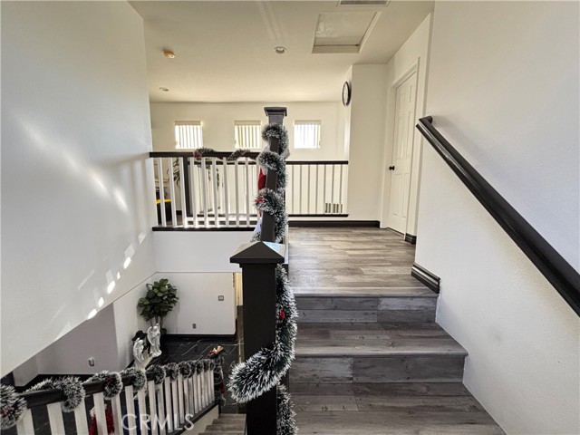 Detail Gallery Image 16 of 28 For 27700 Thalia Ln, Canyon Country,  CA 91351 - 3 Beds | 3 Baths