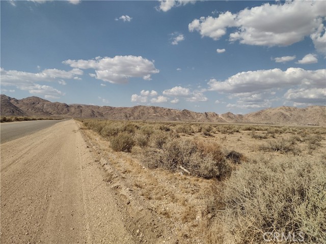 Detail Gallery Image 9 of 19 For 317 Highway 18, Lucerne Valley,  CA 92356 - – Beds | – Baths
