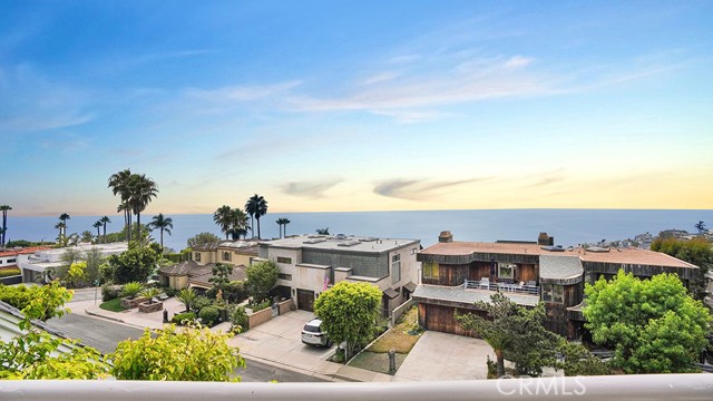 741 Marlin, Laguna Beach CA: https://media.crmls.org/medias/e73ac0d5-58fc-4b76-94a8-b8dba93ee420.jpg