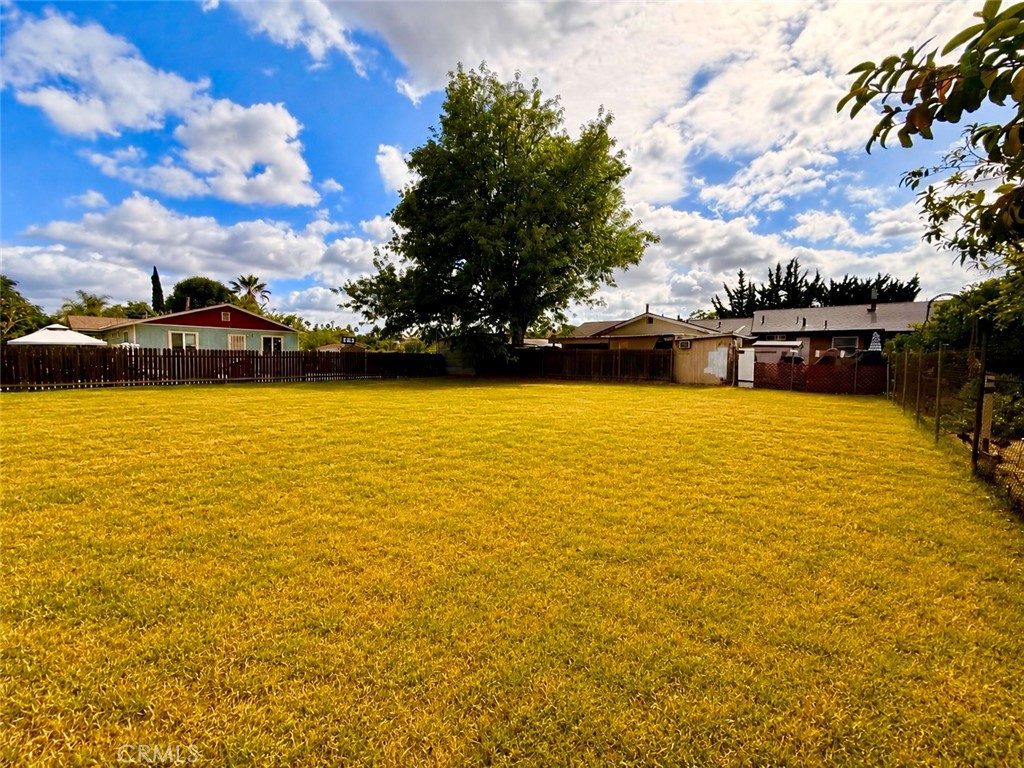 https://media.crmls.org/medias/e73ada6d-5792-4910-a19b-4ec3e73f1494.jpg?preset=X-Large