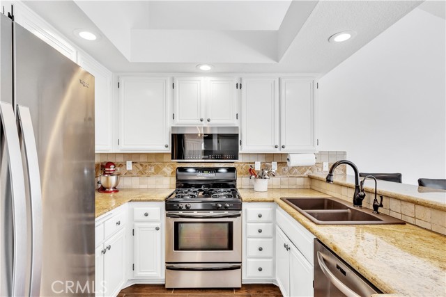 27237 Via Capri, San Juan Capistrano CA: https://media.crmls.org/medias/e73bcdf3-de9a-4e90-a848-7b66edbb4581.jpg