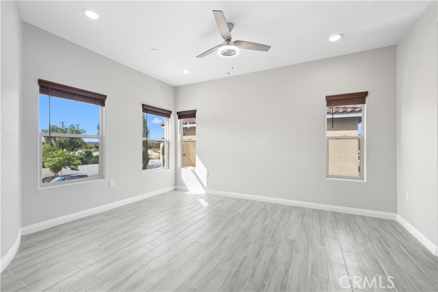 Detail Gallery Image 15 of 34 For 1450 W 11th St, Pomona,  CA 91766 - 4 Beds | 2/1 Baths