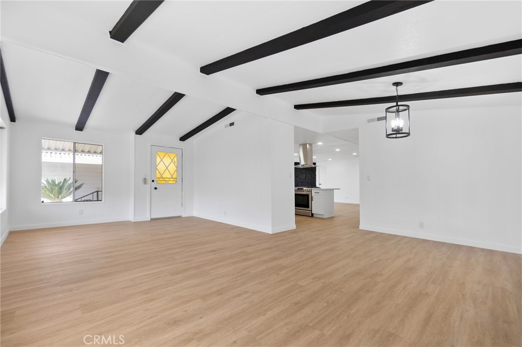 MLS #OC25240033 image #5