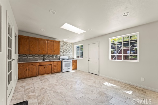 Detail Gallery Image 20 of 43 For 2021 Elanita Dr, San Pedro,  CA 90732 - 3 Beds | 2 Baths