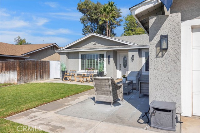 5828 Quiroz, Jurupa Valley CA: https://media.crmls.org/medias/e73e5f6e-dead-485a-ae01-f97f3b4aac99.jpg