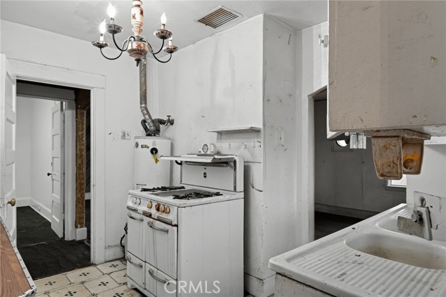1014 West 76th photo 10