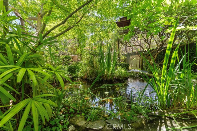 302 W Carter Avenue, Sierra Madre CA: https://media.crmls.org/medias/e73eb103-05a8-4869-9d6e-6d79e0cd7c2d.jpg