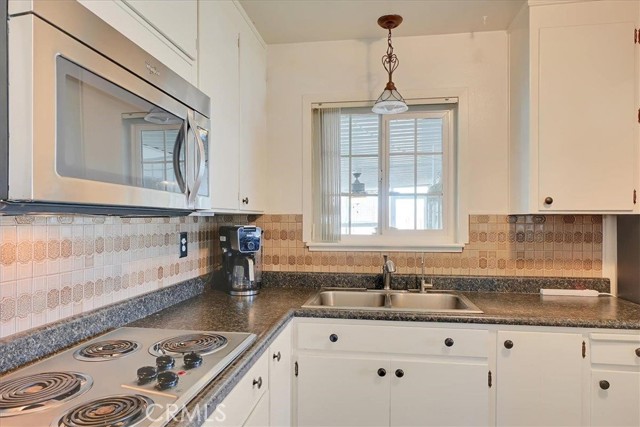 1986 14th Street, Olivehurst CA: https://media.crmls.org/medias/e73eb3dd-843e-412e-97f5-00d140256cd9.jpg