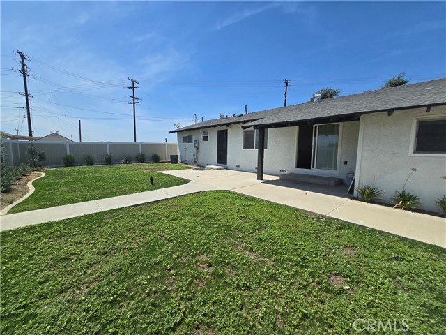 876 River Drive, Norco CA: https://media.crmls.org/medias/e73eb995-dc9a-48c2-b6e1-874cf67901ec.jpg