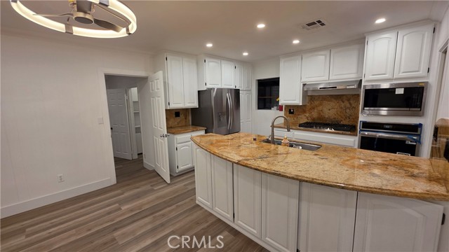 Detail Gallery Image 24 of 58 For 18224 Chatsworth, Porter Ranch,  CA 91326 - 5 Beds | 3 Baths