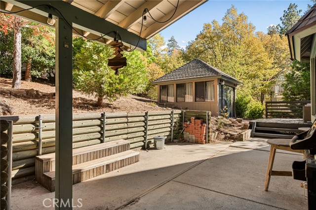 Detail Gallery Image 15 of 47 For 27808 Alpen, Lake Arrowhead,  CA 92352 - 4 Beds | 3/1 Baths