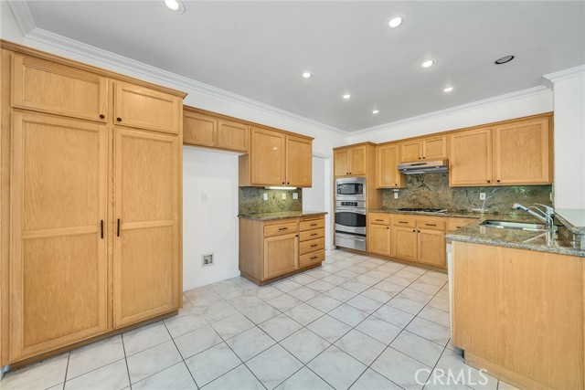 Detail Gallery Image 11 of 33 For 2357 Laurelwood Dr, Thousand Oaks,  CA 91362 - 4 Beds | 3 Baths