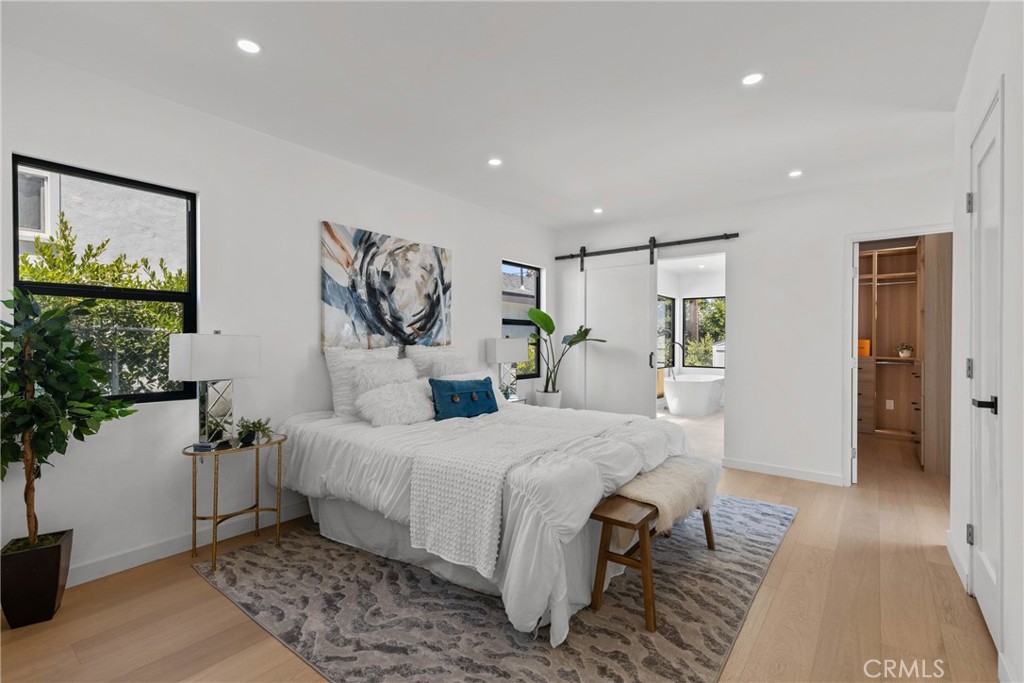 MLS #OC25080580 img 13