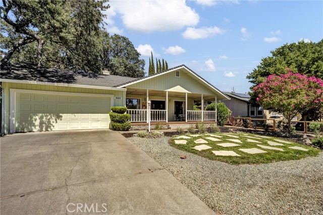 18682 North Shore Drive, Hidden Valley Lake CA: https://media.crmls.org/medias/e741293d-be23-4df4-b9ed-38e2cb621e32.jpg