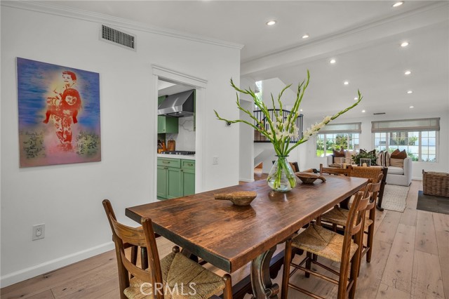 17152 Escalon Drive, Encino CA: https://media.crmls.org/medias/e74175f3-4b4f-469d-8480-85e83eba7e65.jpg