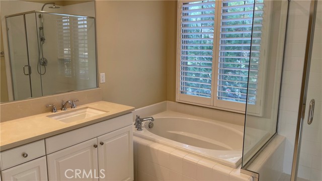 Detail Gallery Image 11 of 19 For 71 Honeyflower, Irvine,  CA 92620 - 5 Beds | 3/1 Baths