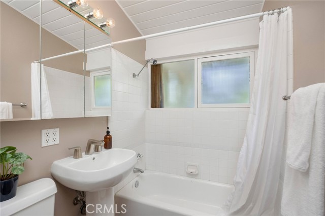 Detail Gallery Image 18 of 31 For 3350 N Studebaker Rd, Long Beach,  CA 90808 - 3 Beds | 2 Baths