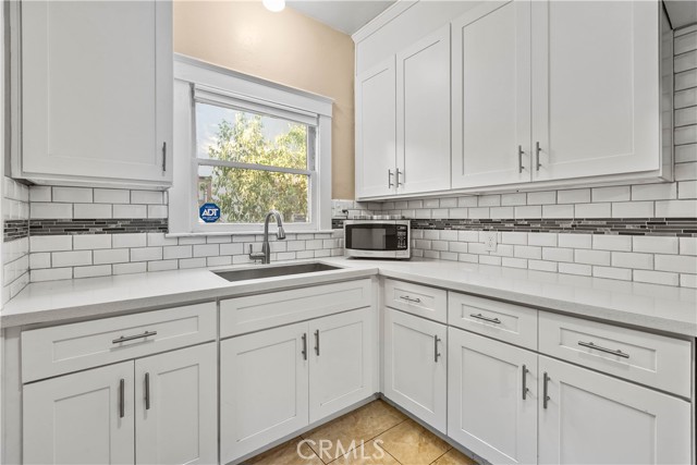 Detail Gallery Image 18 of 47 For 4473 Main, Riverside,  CA 92501 - 3 Beds | 1/1 Baths