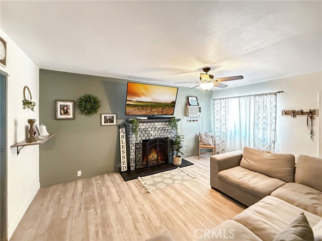 Detail Gallery Image 10 of 40 For 242 S Buena Vista St, Hemet,  CA 92543 - 4 Beds | 2 Baths