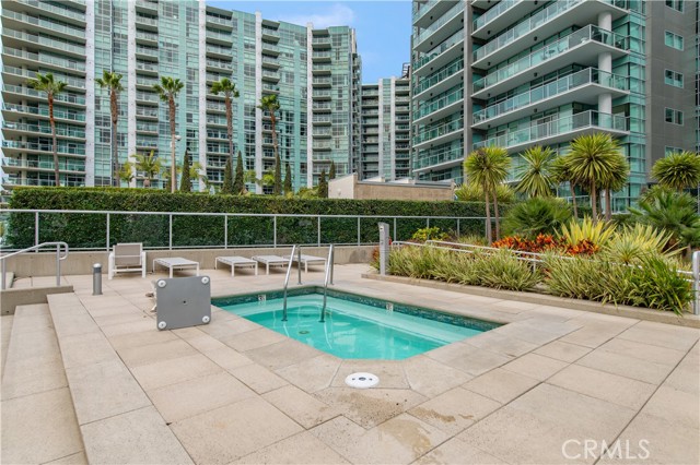 Detail Gallery Image 11 of 36 For 13600 Marina Pointe, Marina Del Rey,  CA 90292 - 2 Beds | 2/1 Baths