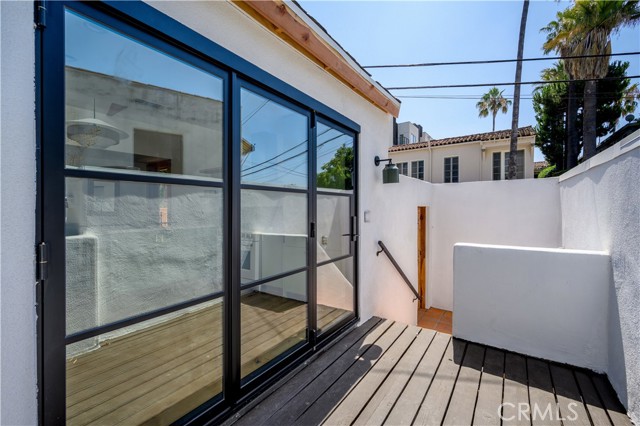811 Maltman Avenue, Los Angeles CA: https://media.crmls.org/medias/e74381ba-201b-48dc-ad2b-43b25b239bc1.jpg