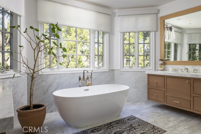 Detail Gallery Image 17 of 35 For 26 Spanish Bay, Newport Beach,  CA 92660 - 5 Beds | 3 Baths