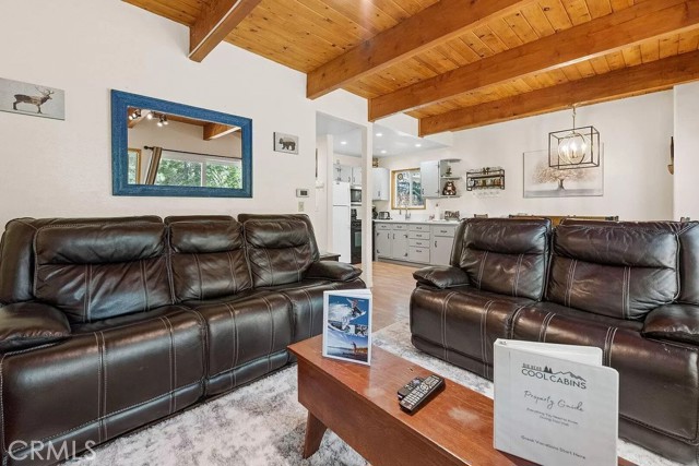 43869 Mendocino Drive, Big Bear Lake CA: https://media.crmls.org/medias/e7459db1-9c15-4d03-9696-bc5aa2ab0ec8.jpg